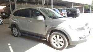 Bán Chevrolet Captiva LTZ 2.4AT màu ghi bạc số tự động sản xuất 2011 biển Sài Gòn
