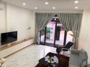 Cần bán nhà full nội thất