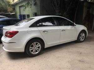 Bán Chevrolet Cruze LT 1.6MT 2017, màu trắng, đúng chất, giá thượng lượng, hổ trợ góp
