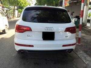 Bán Audi Q7 4.2L 2010 màu trắng nội thất màu kem full option