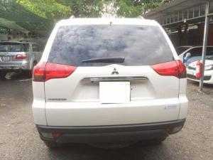 Cần bán xe Mitsubishi Pajero 2018 số sàn màu trắng, phiên bản máy dầu