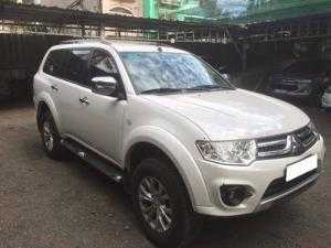 Cần bán xe Mitsubishi Pajero 2018 số sàn màu trắng, phiên bản máy dầu