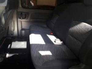 Cần bán Hyundai Starex 2013 màu trắng máy xăng số sàn xe zin đẹp.