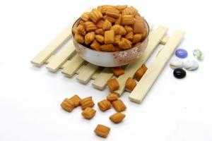 Combo 1 xâu 11 túi Bánh Vuông Hải Sản Tân Tân 25g