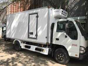 xe tải isuzu đông lạnh euro 4 vào thành phố