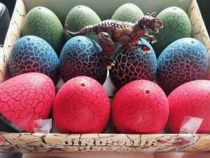 Đồ chơi trứng khủng long