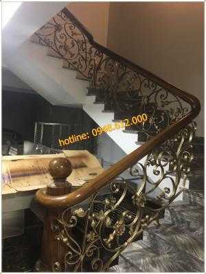 Cầu thang sắt nghệ thuật đông phương