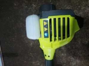 Máy cắt cỏ RYOBI
