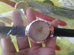 Đồng hồ mới 100%