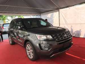 Ford Explorer có sẵn 3 màu giao ngay