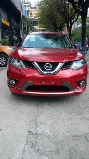 Giá xe Nissan X-Trail 2.5 SV Màu Đỏ