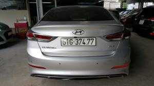 Bán Huyndai Elantra 2.0AT màu bạc số tự động sản xuất 2016 đăng ký cuối 2017 biển Sài Gòn