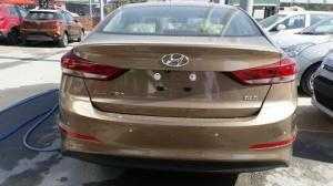 Hyundai Elantra 1.6AT 2018, Màu vàng cát
