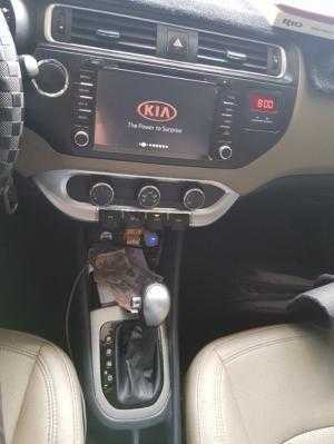Bán Kia Rio 1.4AT màu trắng số tự động nhập Hàn Quốc 2016 biển Sài Gòn