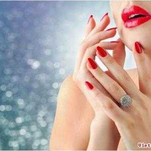 Paraffin nóng làm ẩm da khô và tăng sự lưu thông máu, làm mới các mô từ trong ra ngoài
