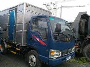 Xe tải Jac 2T4 động cơ Isuzu theo công nghệ Nhật Bản, do đó tạo nên ưu điểm nổi bật của dòng sản phẩm. Độ bền bỉ cao, đặc biệt dòng xe di chuyển cực tốt với địa hình cao, phải cần đến công suất lớn.