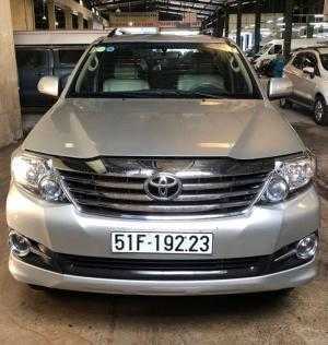 Fortuner 2015 2.7V số tự động, form mâm đen, màu bạc & đen, xe đi 56.000km