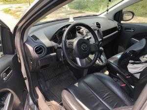 Bán Mazda 2 S 1.5AT hatchback màu trắng số tự động biển Sài Gòn sản xuất 2015