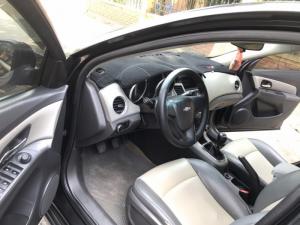 Bán Chevrolet Cruze 1.6 LS đời 2010, màu đen