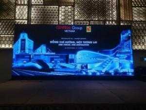 Cho thuê màn hình Led P4 - cho thuê màn hình Led Outdoor - Hội nghị Central Group Việt Nam và Big C. Hội nghị được diễn ra dưới sự hỗ trợ của hê thống màn hình Led Công Ty Alta Media. Đội ngũ trực tiếp mang đến những bài phát biểu rõ ràng, chân thật. Với 21m2 màn hình Led P4 Outdoor những hình ảnh của hội nghị Central group Việt Nam và Big C đã được truyền tải rõ nét ,giúp các đối tác cũng như các vị khách mời có mặt tại buổi lễ có thể tương tác với nhau một cách tốt nhất.