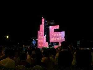 Cho thuê màn hình Led P4 ngoài trời - Chương trình Tất niên SSG Group tại SaiGon Pearl góp phần tạo nên những tiết mục vô cùng ấn tượng, công phu.
