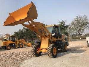 Sản phẩm XE XÚC LẬT GẦU 1.3M3 TRUNG QUỐC model DD933B là sản phẩm mới được cải tiến, nâng cấp cấu hình xe. Máy xúc lật DD933B gầu 1,3m3