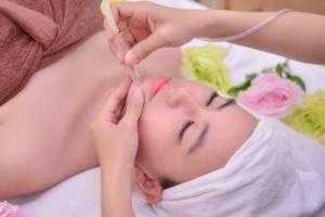 Điều Trị Mụn Chuyên Sâu