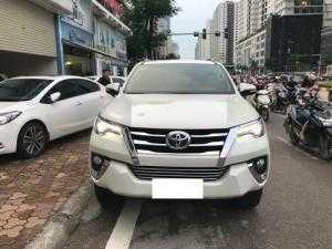 Toyota Fortuner 2.7V 4x4 WD, màu trắng, sản xuất và đăng ký tháng 10/ 2017