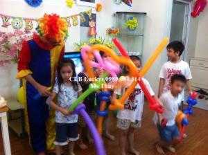Cho thuê chú hề vặn bóng tết thiếu nhi 2018