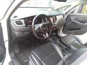Gia đình cần bán nhanh kia Rondo 2016 , số tự động , máy xăng, màu trắng ngọc trinh.