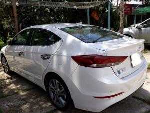Bán Hyundai Elantra 2.0 AT 2017, màu trắng, giá TL, hổ trợ góp