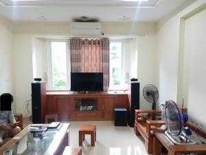 Nhà đẹp Xuân La 2 làn ô tô, gara, vỉa hè, phố kinh doanh siêu khủng 90m2x6Tx5MT
