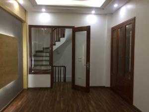 Bán nhà ngõ 165 Phố Trích Sài, Bưởi, Tây Hồ,DT 35m2 5T Giá 3.05 tỷ