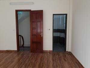 Bán nhà ngõ 165 Phố Trích Sài, Bưởi, Tây Hồ,DT 35m2 5T Giá 3.05 tỷ