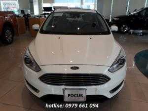 Tặng ngay bộ phụ giá trị khi mua Ford Focus 2018