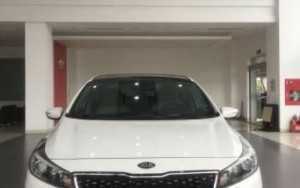Bán Kia Cerato 1.6 MT đời 2018, màu trắng