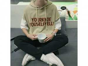 Áo hoodie tay lỡ phối