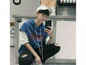 Áo hoodie tay lỡ phối