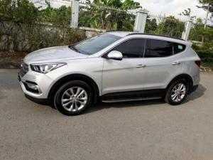 Cần bán xe Hyundai Santa Fe 2017 màu bạc 2.4 tự động