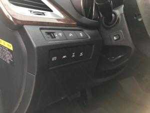 Cần bán xe Hyundai Santa Fe 2017 màu bạc 2.4 tự động