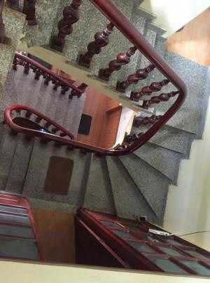 Bán gấp nhà 2 tầng 1 tum cực kỳ kiên cố đường thông ngõ ô tô chỉ 1,7 tỷ