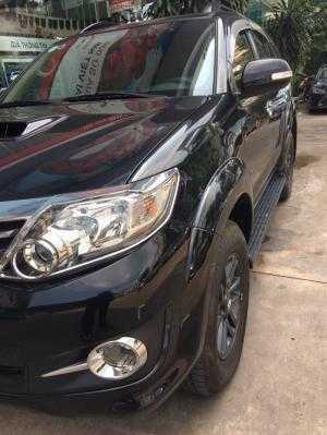 Cần bán xe Toyota Fortuner 2.5G mt 2016 màu đen, máy dầu