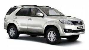 Cho thuê xe 7 chỗ INNOVA,FORTUNER có tài theo tháng