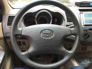 Nhà tôi cần bán Xe Fortuner G 2011 máy dầu màu bạc xe đi kỹ và giữ gìn