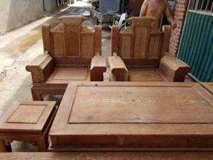 Bộ bàn ghế âu á hộp gỗ mun đuôi công