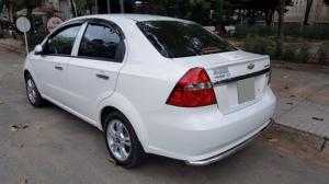 Bán xe Chevrolet Aveo LT 2017 màu trắng xe mới mua còn như hãng