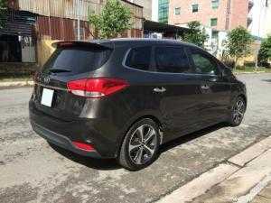 Tôi bán xe Kia Rondo 2017 tự động bản đầy đủ màu xámđất gia đình ít đi