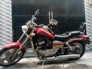 Moto Rebel USA 150c bstp 9 chủ mới 95% mới đi được 5000km xe có két nước giải nhiệt làm mát máy