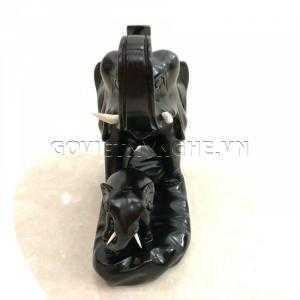 Tượng Voi Gỗ Trang Trí Phong Thủy - Voi Mẹ và Con, + Kích thước: Dài 27cm x Rộng 12cm x Cao 26cm .
+ Cân nặng: 2.5kg