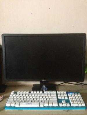 lcd may tinh